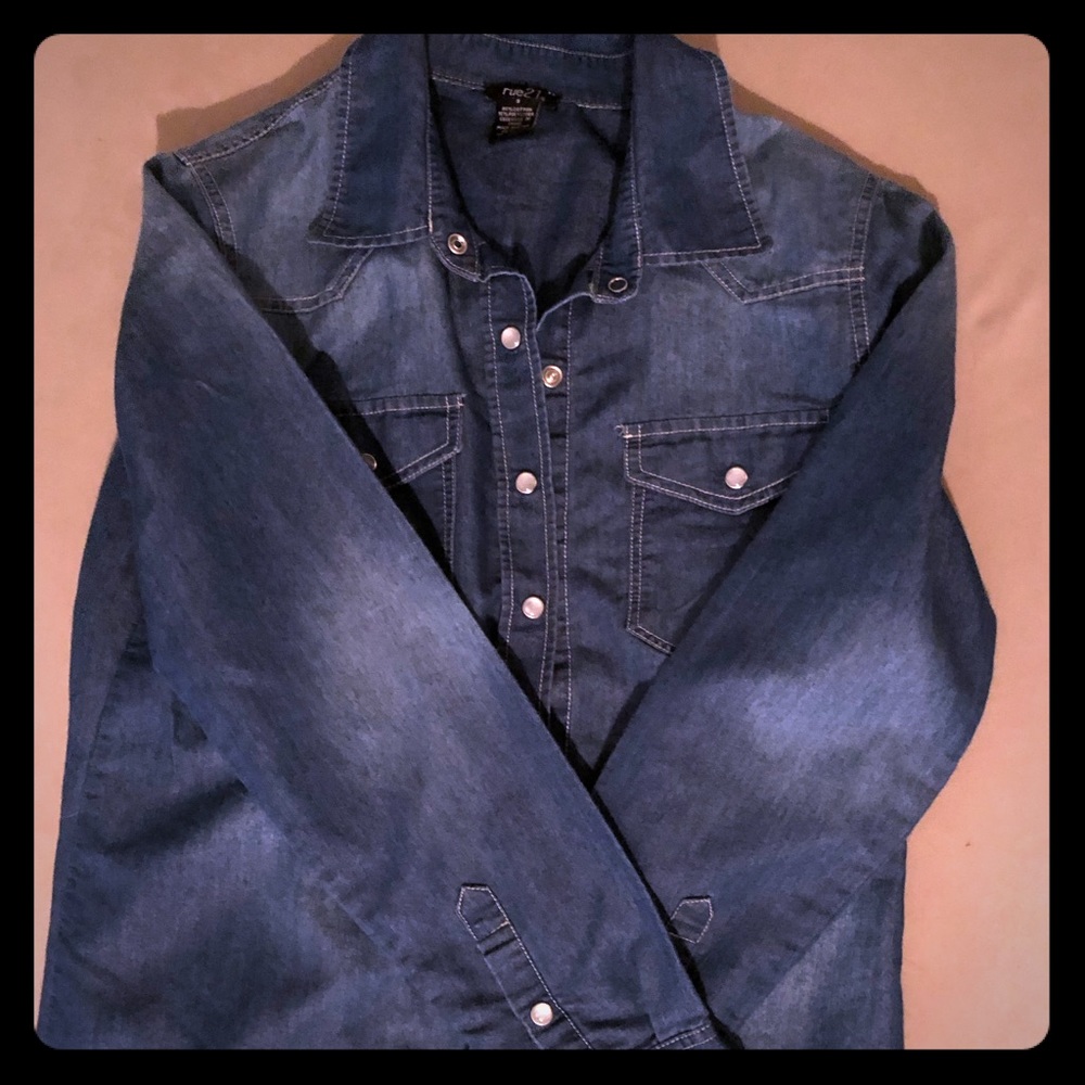 Rue 22 shirt